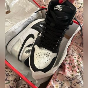Women’s Jordan 1 Silver Toe